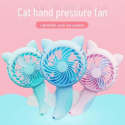 Klēpjdatoru aksesuāri – USB ventilatori un gaisa kondicionieri