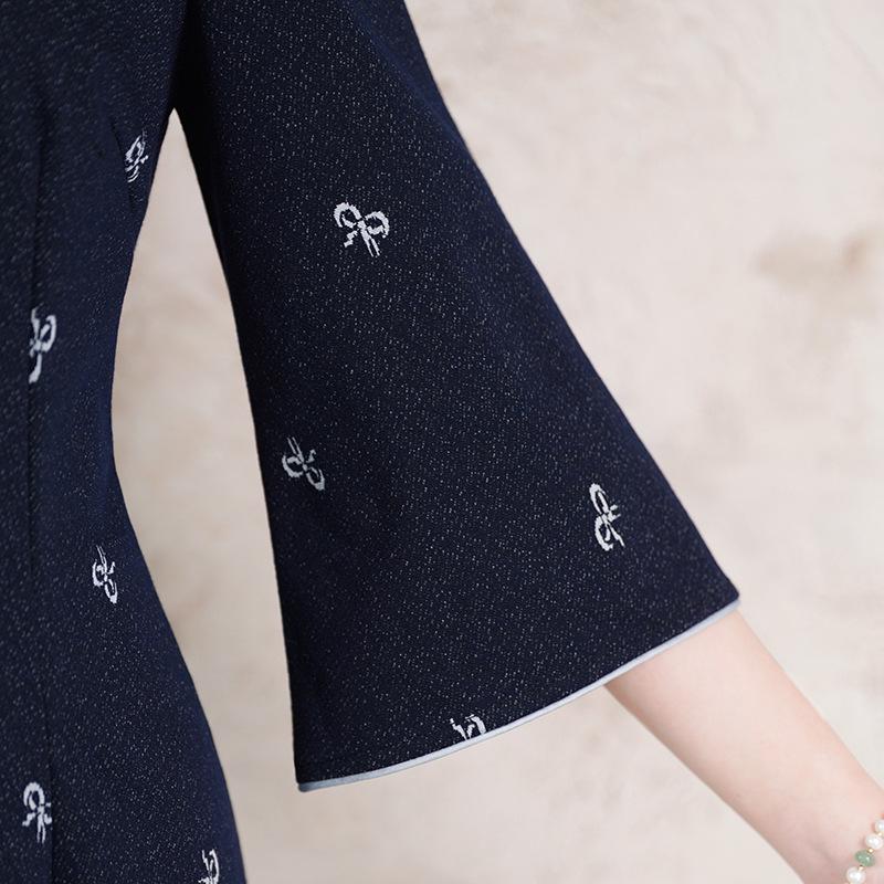 2025 Autumn Women's Slim-Fit Blue Knitted Cheongsam with Inverted Sleeves