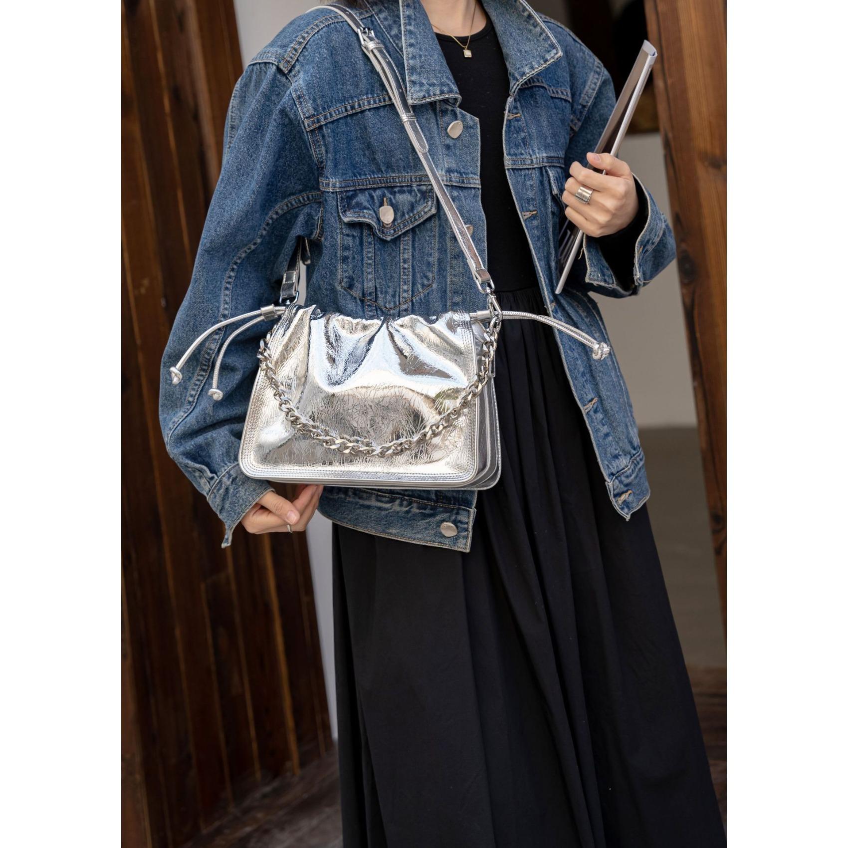 

Сумка через плечо из коровьей кожи, модная и практичная сумка-ракушка, квадратная сумка, сумка-мессенджер из коровьей кожи. серебро белый