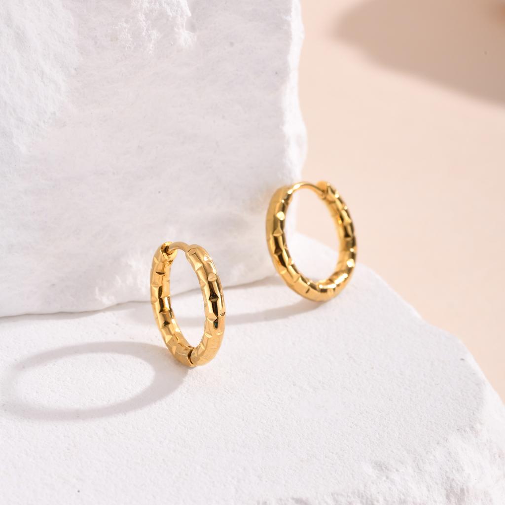 2.6MM Vintage Metal Pattern Hoop Earrings for Woman Girl,Stainless Steel Texture Earring Loop,Korean Temperament Jewelry
