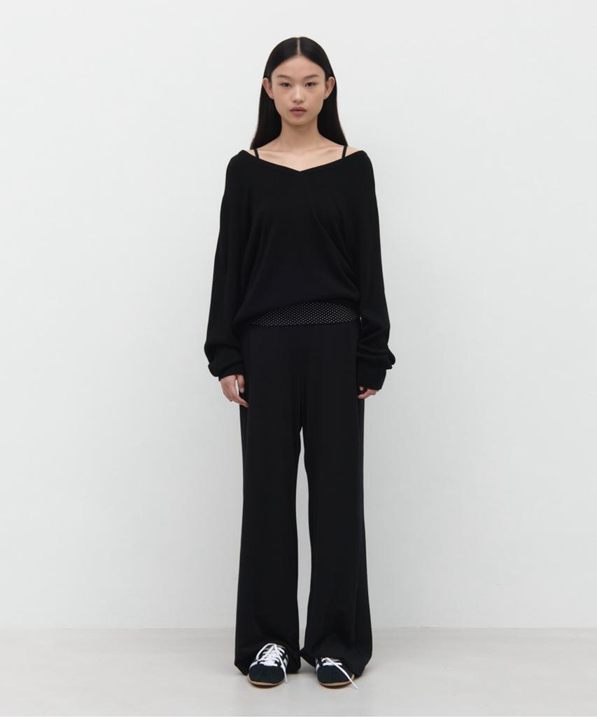 GBH APPAREL Loose V-Neck Knit / Black