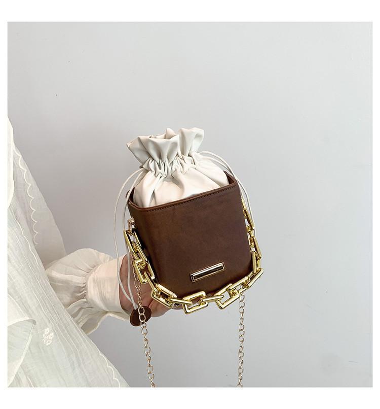

Elegant Minimalist Pu Small Square Bag For Women With Versatile Chain Strap Design кавовий