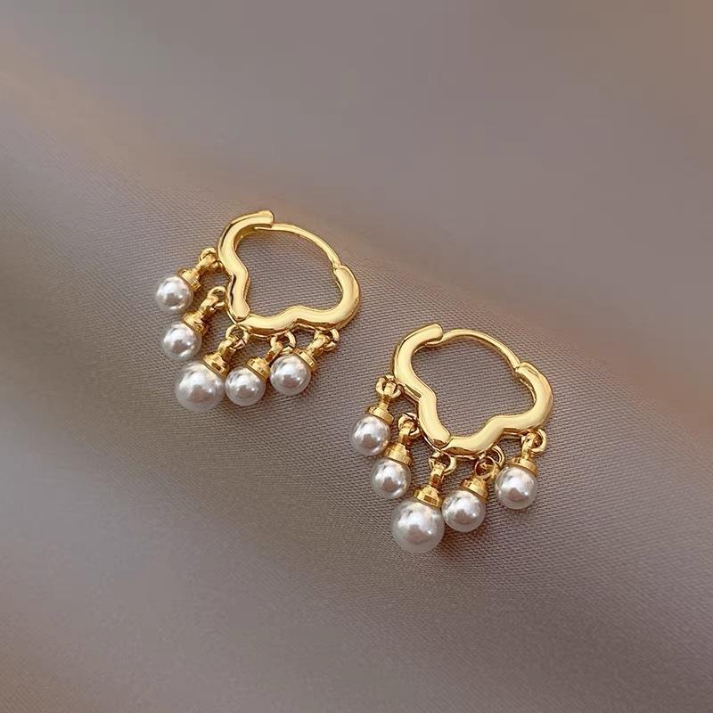 

French cloud fringed pearl earrings women, new Chinese simple temperament auspicious cloud ear buckle earrings