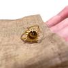 Eleganter goldener Ring mit Sonnenblumen-Tigerauge-Stein – einzigartiges 2025-Design für Damen.