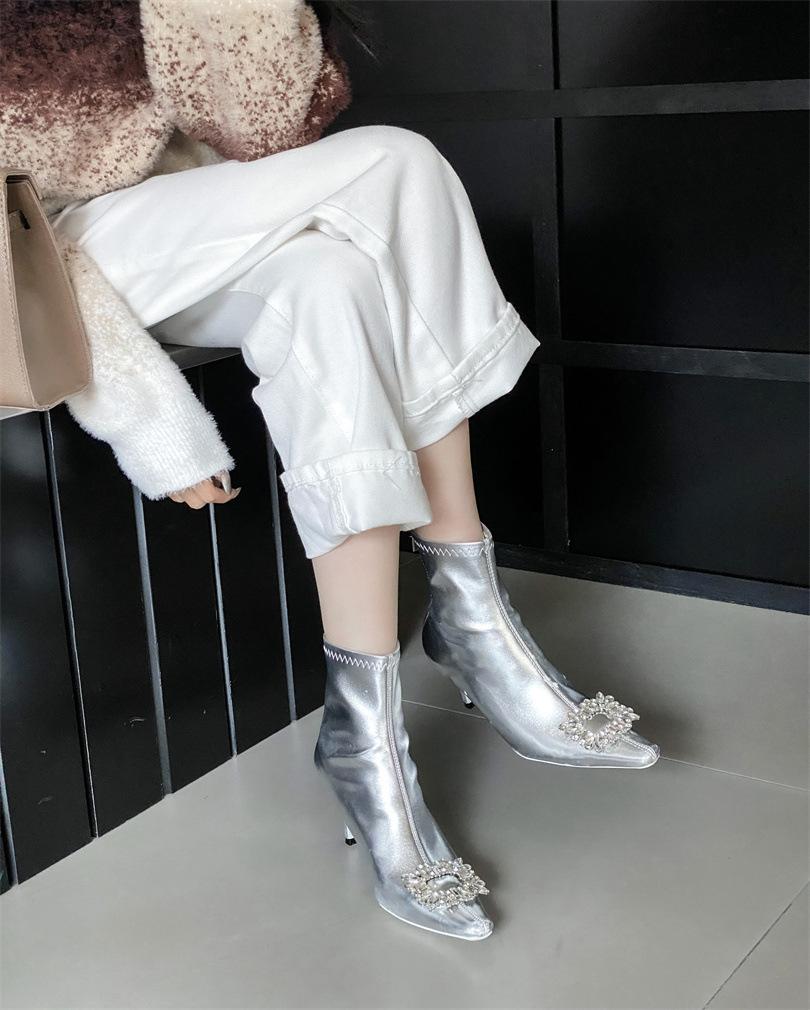 

осень 2025 новые остроносые тонкий каблук европейская и американская мода пряжка со стразами высокий каблук короткие сапоги тонкий высокий каблук модные женские сапоги 40 серебряный