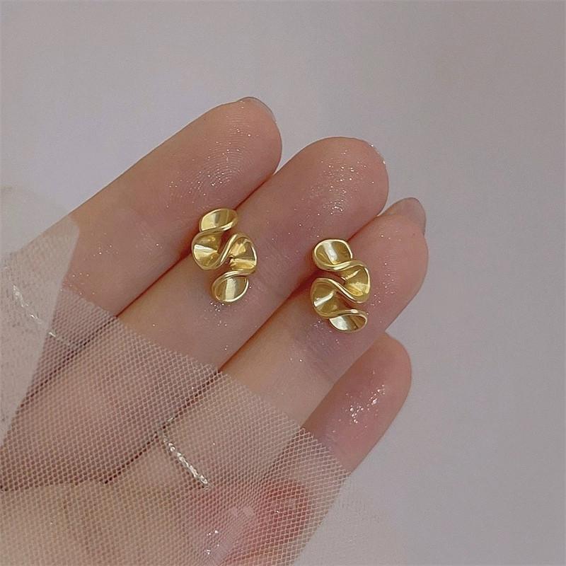 Geometric Pleated Milk Tea Flower Earrings for Women 2024 New Popular Lotus Leaf Edge Earrings