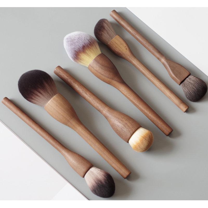 Karsyngirl štětec na make-up, dřevo, ořech, velké retro štětce na pudr, medově sypké, super měkké, krásný dárek pro přítelkyni, nástroj na líčení