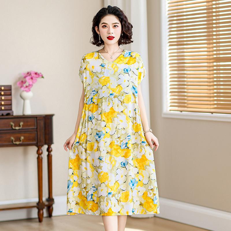 Nouvelle robe en coton et soie mode d'été pour femmes ample grande taille florale coton artificiel coton tempérament jupe moyenne et longue