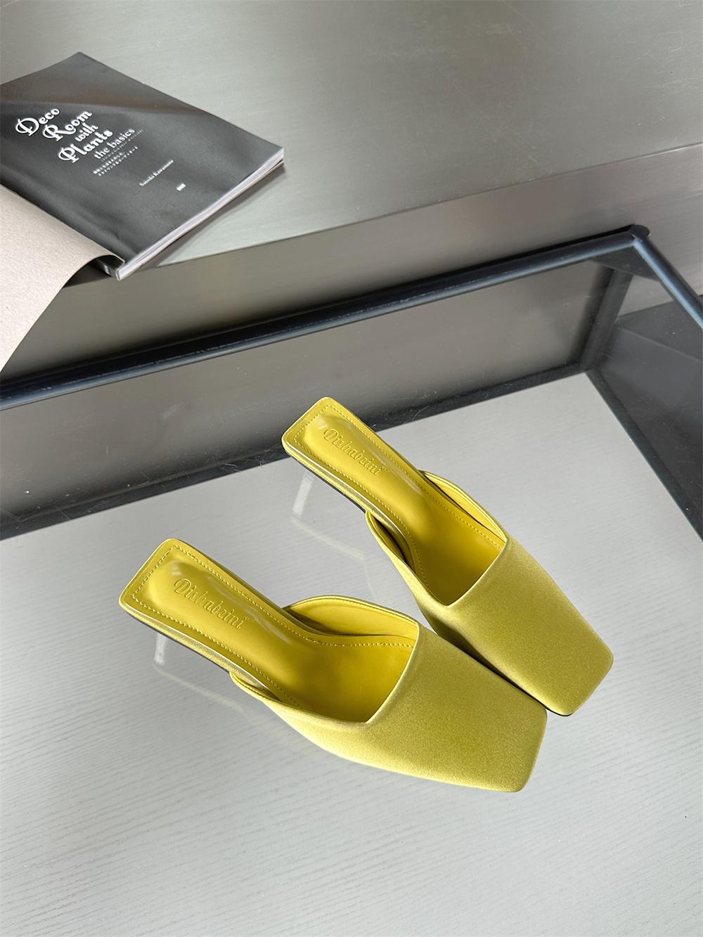 

Модные женские тапочки с квадратным носком 224 Новые поступления Летние уличные туфли на мелкой подошве на толстом низком каблуке Черные зеленые бежевые розовые тапочки 7.5 зелёный