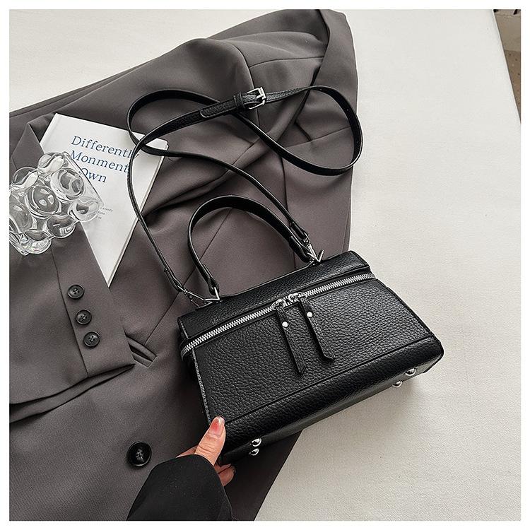 2025 Spring and Summer New Products Exquisite Women's Bags Korean Board Versatile Fashion High Sense Niche Portable Shoulder Styling Messenger Bag