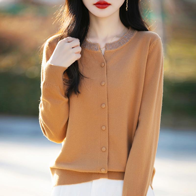 2025 Spring Women's Round Neck Velvet Cardigan Sweater