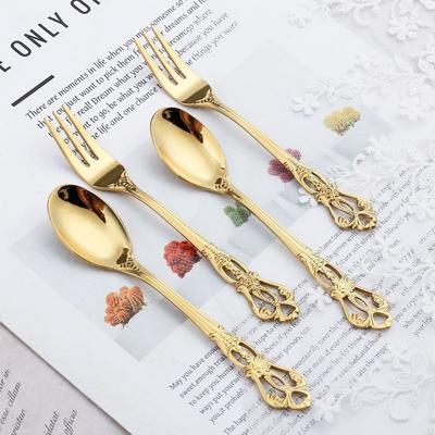 1 Pc Colher de Sobremesa Real Europeia Retro Oco Bolo Garfo de Frutas Colher Artesanal Em Relevo Colher de Café de Aço Inoxidável Dourada Europeia