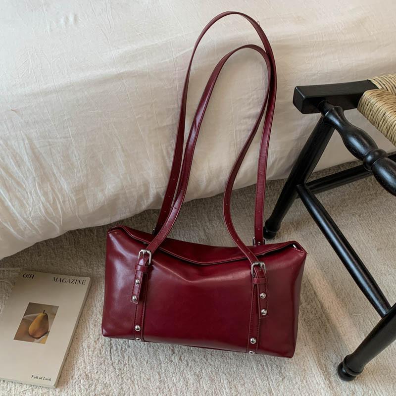 

2025 autumn and winter new retro Korean shoulder bag women s large-capacity commuter underarm bag fashionable versatile messenger bag красный