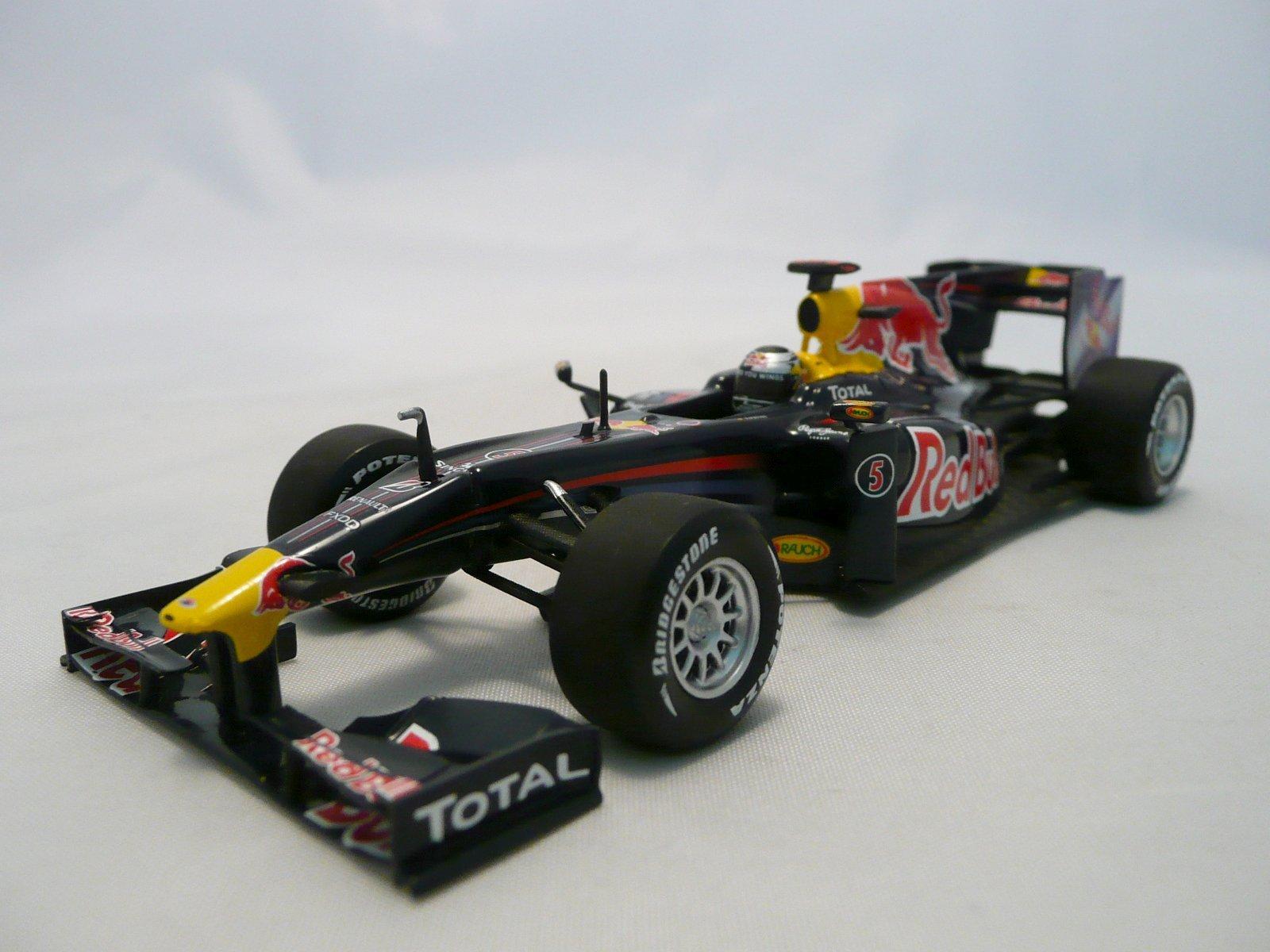 

F1 2010 Red Bull Racing Renault RB6 Себастьян Феттель 1/43