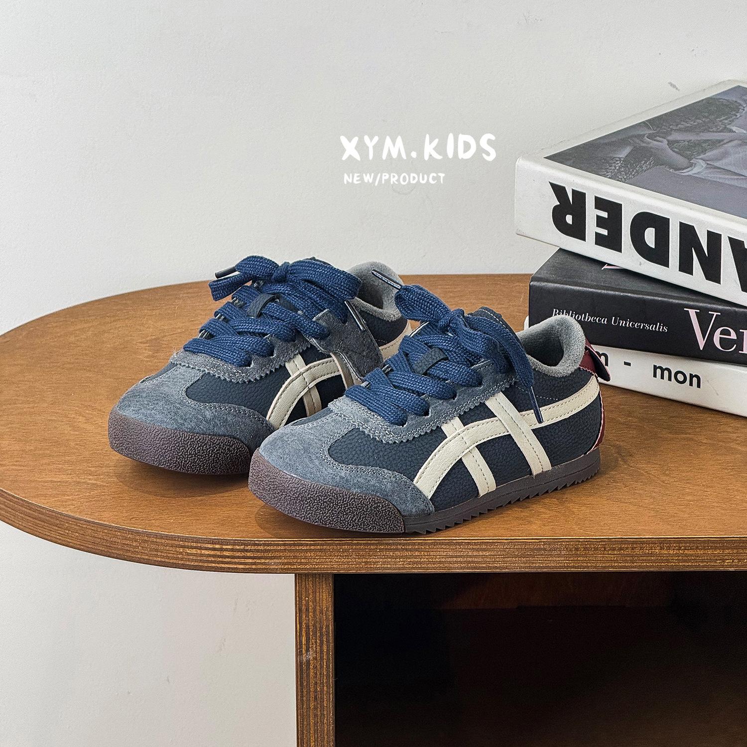 

Зима 2025 новая корейская версия повседневной обуви для мальчиков и девочек корейская версия ретро универсальная бархатная мягкая подошва детские туфли Форрест Гамп 22-25 yards 4 pairs of starting batch темно-синий