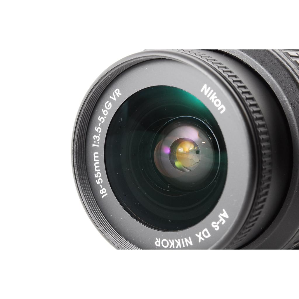 Objetivo Zoom Estándar Nikon AF-S DX NIKKOR 18-55mm f/3.5-5.6G VR para Cámaras de Formato DX