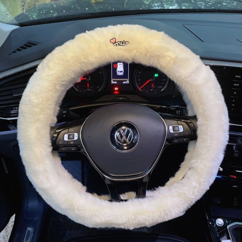 Strawberry Bear Winter Steering Wheel Cover Cute Cartoon Lotso Bear Women s Warm Plush Car Steering Wheel Protection Car Decor