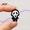 Versatile Small Ornament 3D Printed Scream Ghost Face Ornament, Mini Desktop Statue for Halloween Cartoon Desk Figurine Decoration, Funny Skeleton