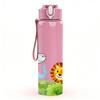 1 Stück Giraffe Löwe Safari Tier Cartoon Druck 750ml Farbe Kunststoff Sport Wasserflasche Auslaufsicher Klappdeckel mit Strohhalm Geeignet für Sport Büro Heimgebrauch