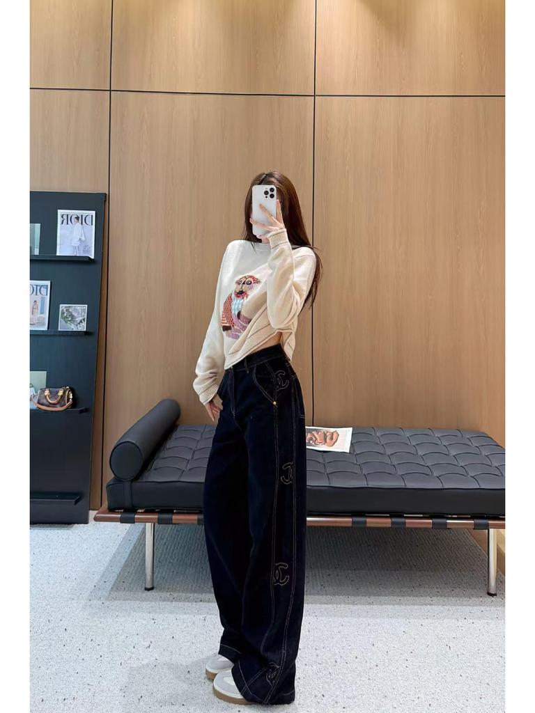 Women's Dark Blue Patchwork Embroidered Wide-Leg Jeans - Versatile, Slimming, Temperament Style.