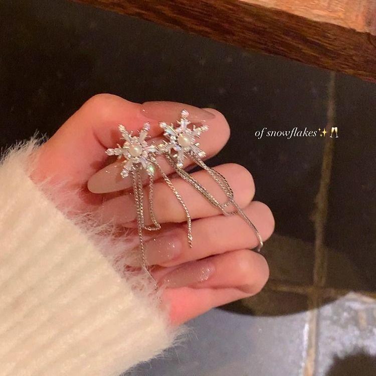 

Ожерелье с бахромой в виде снежинки для женщин, осенне-зимнее, универсальное, в иностранном стиле, универсальные аксессуары, легкая, роскошная, нишевая, длинная цепочка для свитера