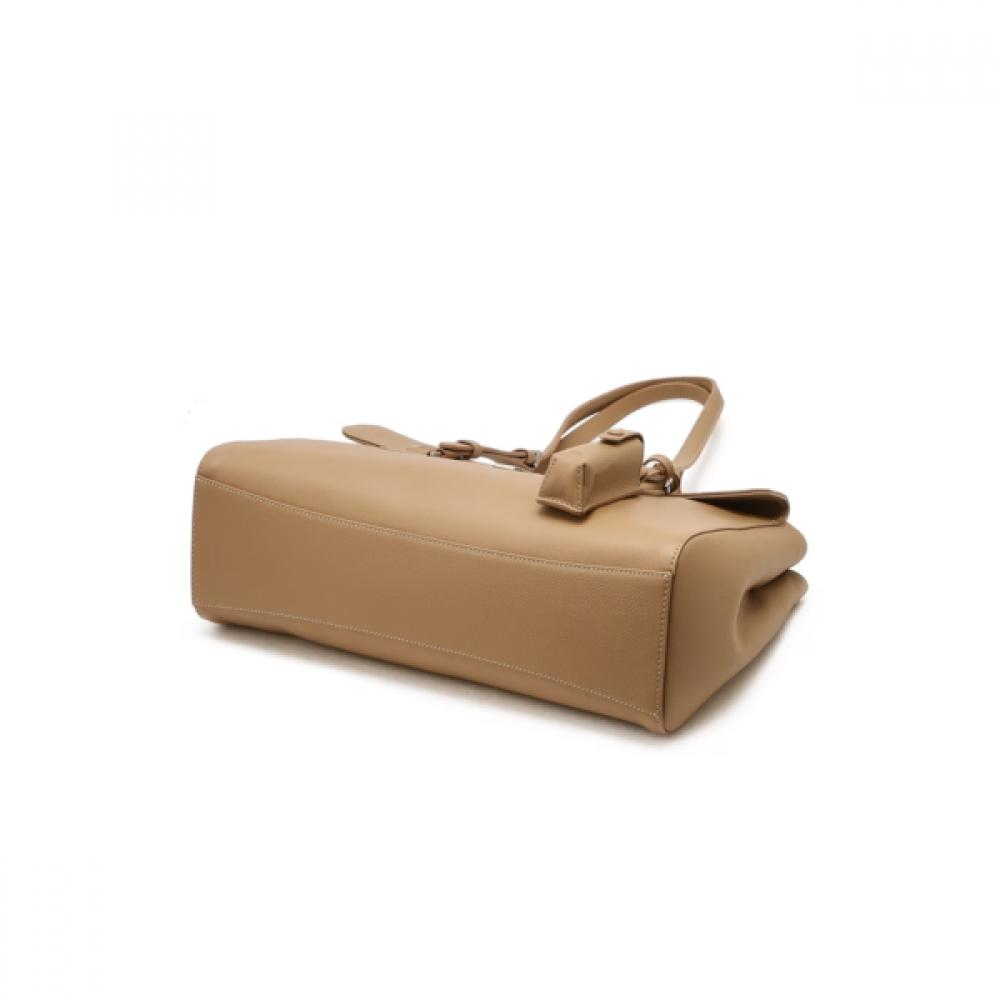 Daks Cla Brown Buckle Decoration Cowhide Shoulder Bag Dcba6f151i2
