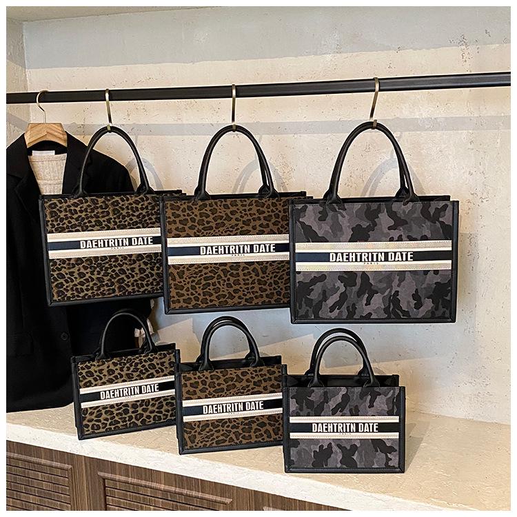 2025 Modna Wszechstronna Torba na Ramię Tote o Dużej Pojemności z Kokardą Szalikową