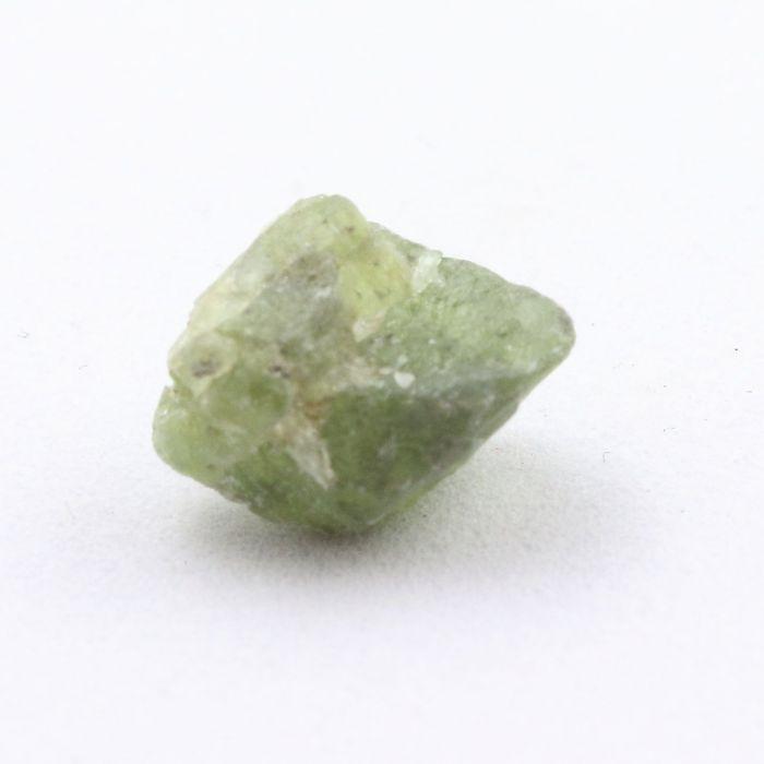Pierres et Minéraux. Peridot. 4.170 ct. Almklovdalen, Vanylven, Norvège.