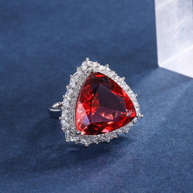 

New European and American style retro simulation ruby triangle luxury inlaid ring pendant set main stone 17 * 17