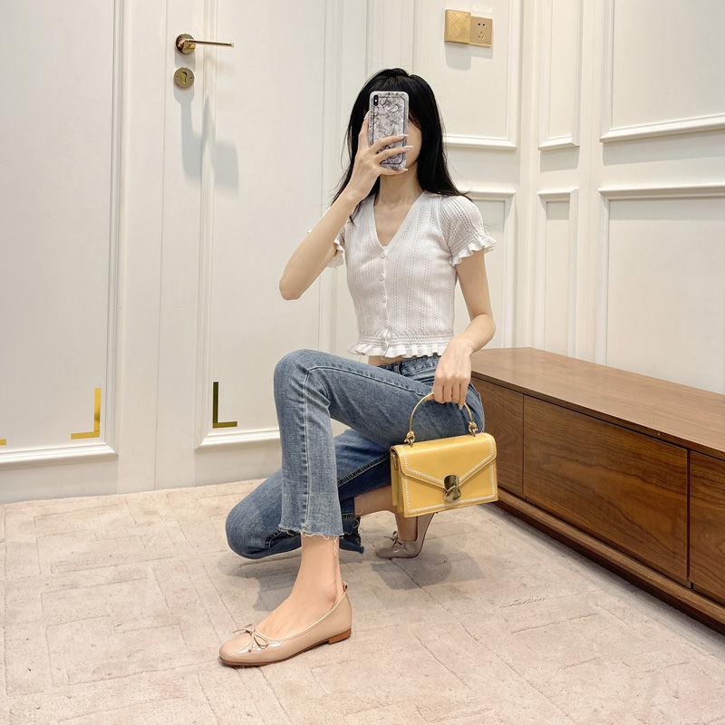 Style Noix de Coco, printemps 2025, nouvelle célébrité Internet polyvalent semelle plate peu profonde, quatre saisons bout carré chaussures de mariage de maternité, escarpins rouges