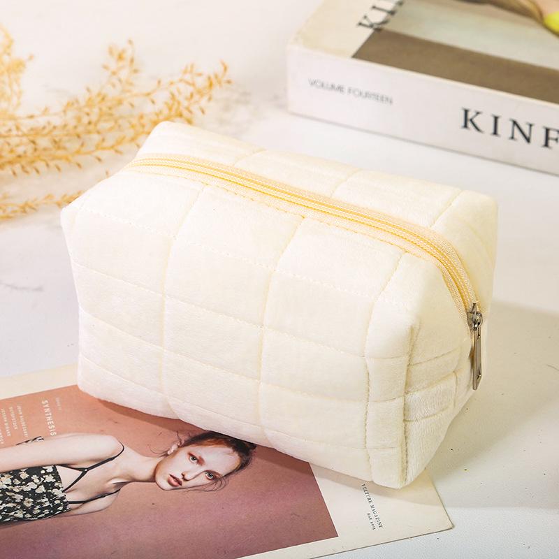 2025 Velvet Embroidered Plaid High-Capacity Makeup Bag