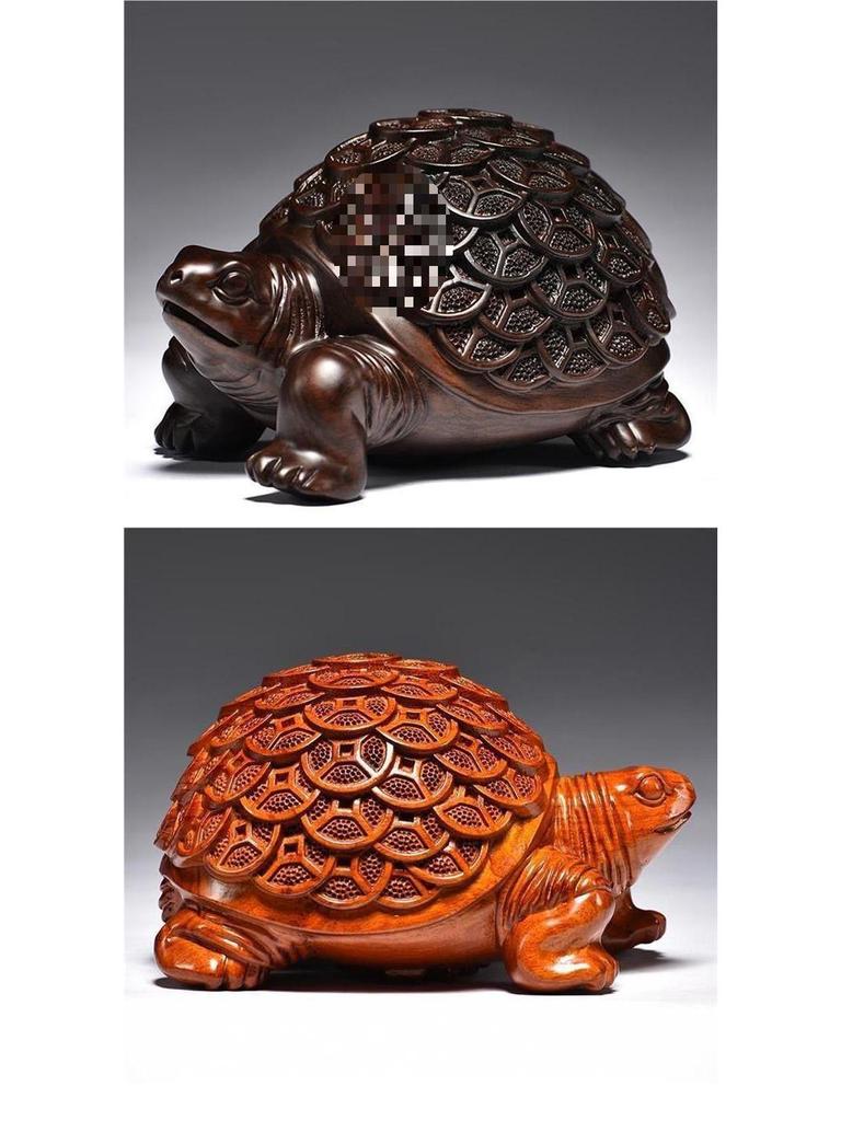 Geschnitztes Ebenholz-Ornament einer goldenen Schildkröte für die Feng Shui-Dekoration von Zuhause und Büro