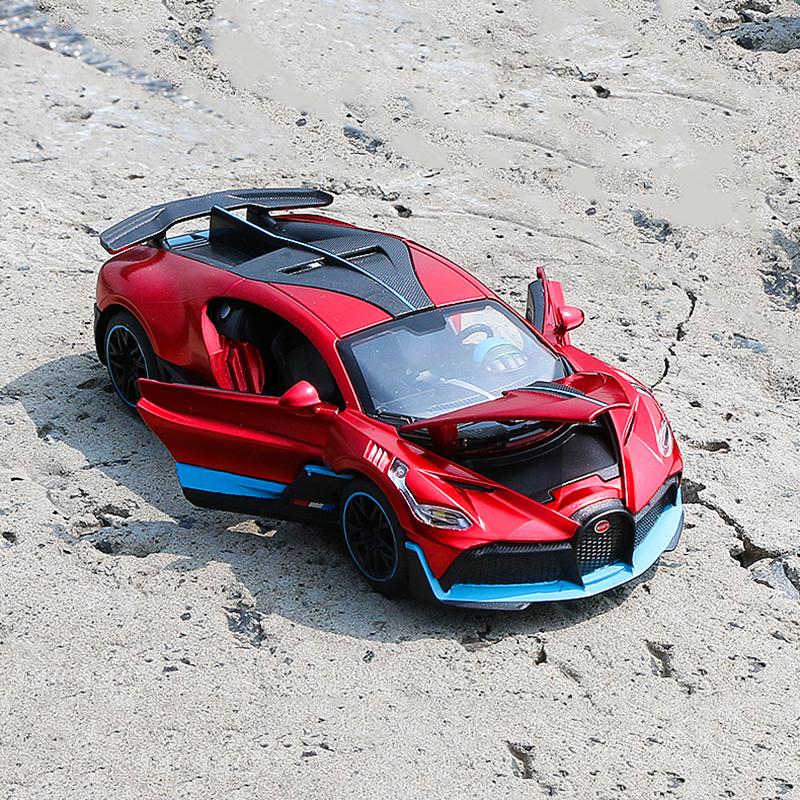 1/32 Bugatti BGT Divo Simulation Metal Toy Alloy Car Diecasts & Toy Vehicles Model Decoration Miniature Toys For Boys Christmas Gift