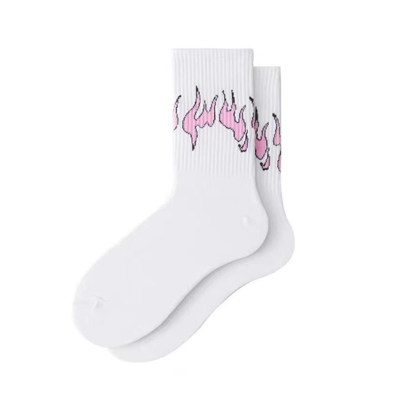 Calzini Trendy di Marca Europea e Americana con Fiamma Bianchi Rosa Neri Viola Street Skateboarding Trend Calzini Sportivi a Mezza Gamba in Puro Cotone