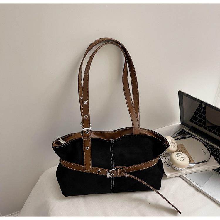 A Niche Tote Bag, A Light Luxury Underarm Bag, A Versatile Shoulder Bag for Commuting