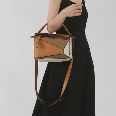 2024 Herbst/Winter Geometrische Splice Crossbody Handtasche - Damen Trendy Große Kissen Schultertasche