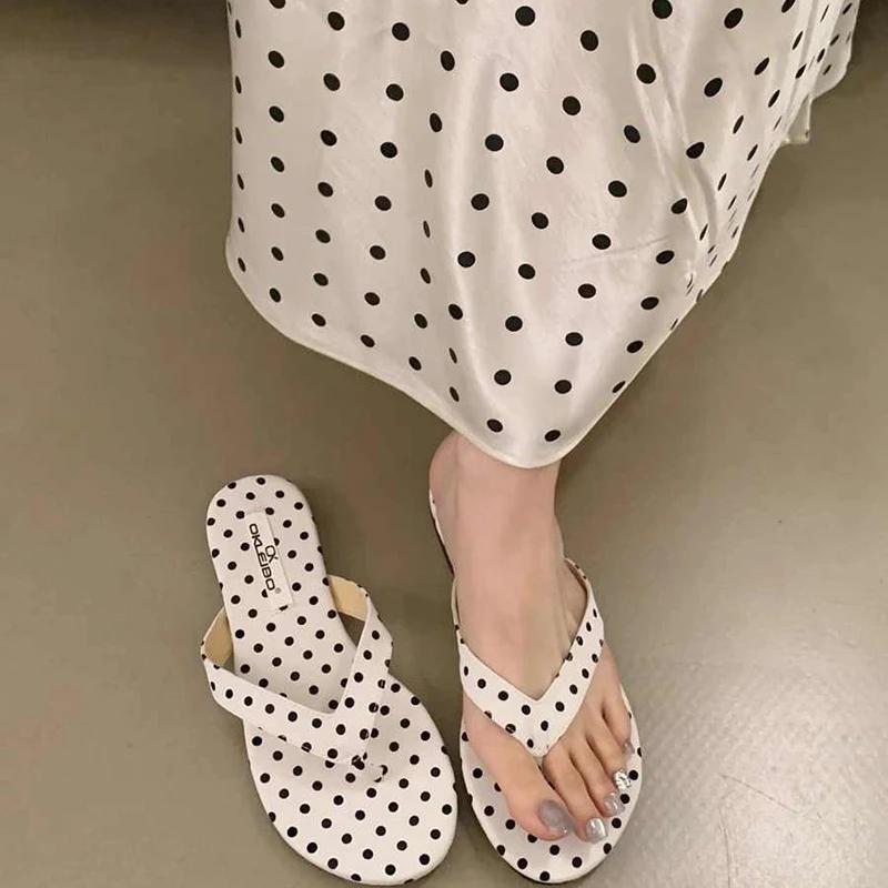 Fashion New 2025 Summer Casaul Women Clip Toe Slippers Ladies Comfort Outdoor Beach Vacation Flats Slides Flip Flop