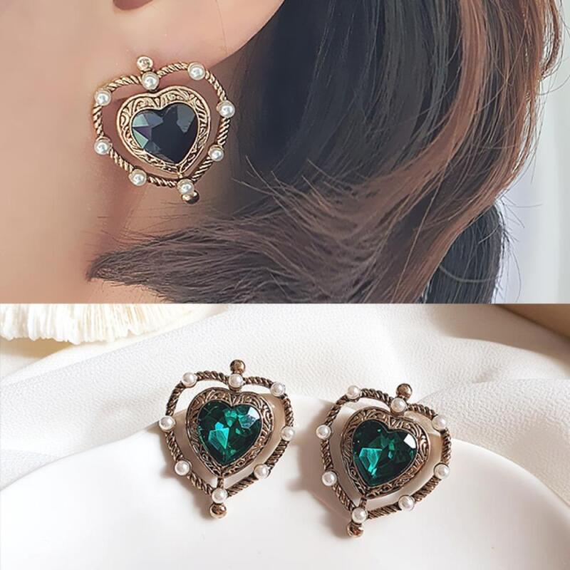

Nitride Overfit Earrings Women s Heart Shape 2 Colors green