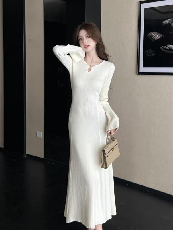 Elegant Bell Sleeve Bodycon Knit Dress and Coat - New Chinese Style for Women, Autumn Winter Collection