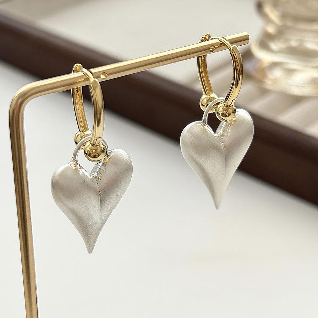 Elegant French Heart Dangle Earrings for Women - High-End, Versatile, Niche Design, New Arrival
