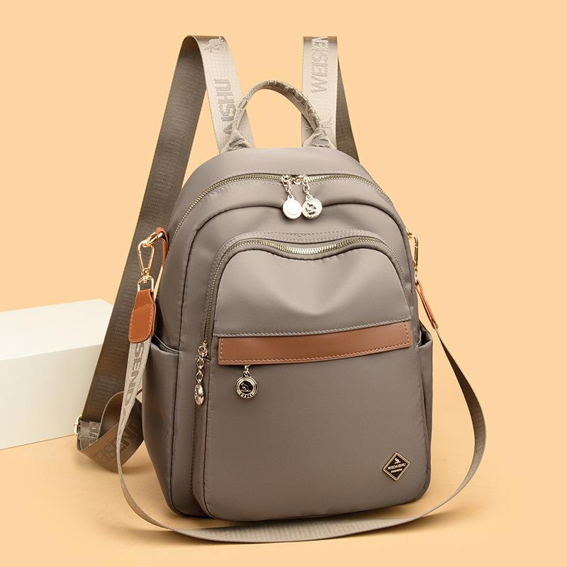 A Fashionable and Versatile Backpack with A Large Capacity and Is Lightweight for Women's Travel and Leisure