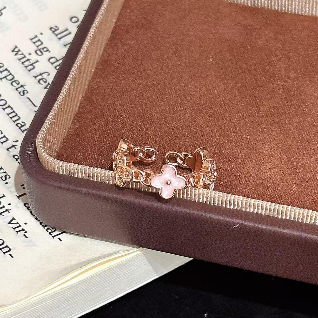 Xiaohongshu popular fashion simple Seiko micro-inlaid zircon flower bracelet fresh and sweet flower jewelry