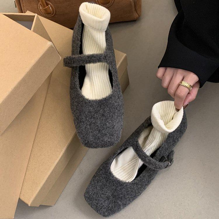 French outer wear Mary shallow mouth single shoes autumn new retro temperament flat beanie shoes