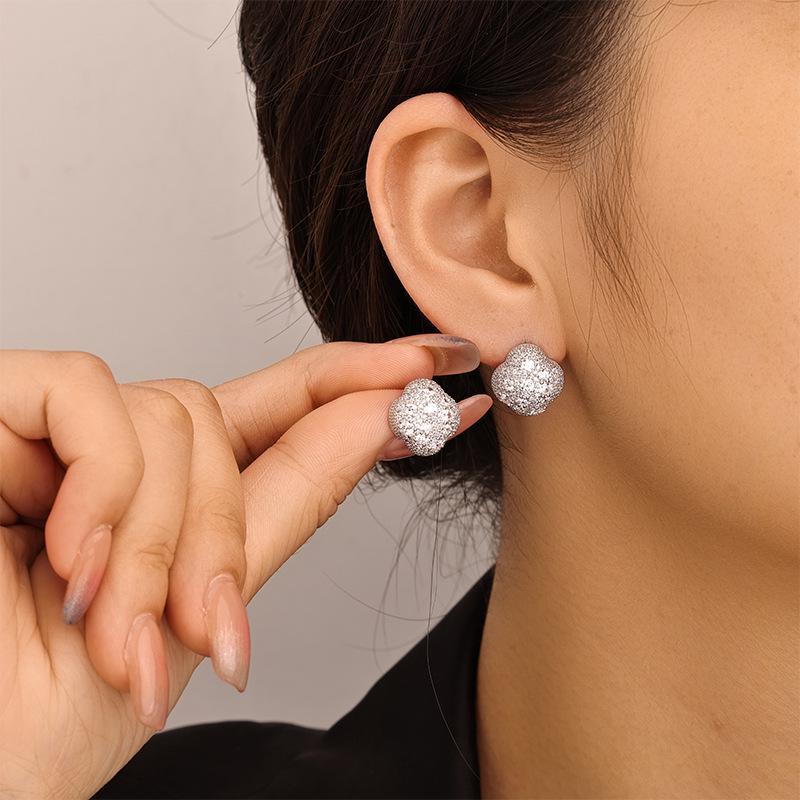 European & American Hot-Selling Copper Alloy Four-Leaf Clover Women's Stud Earrings with Zircon Inlay - Hip Hop Style