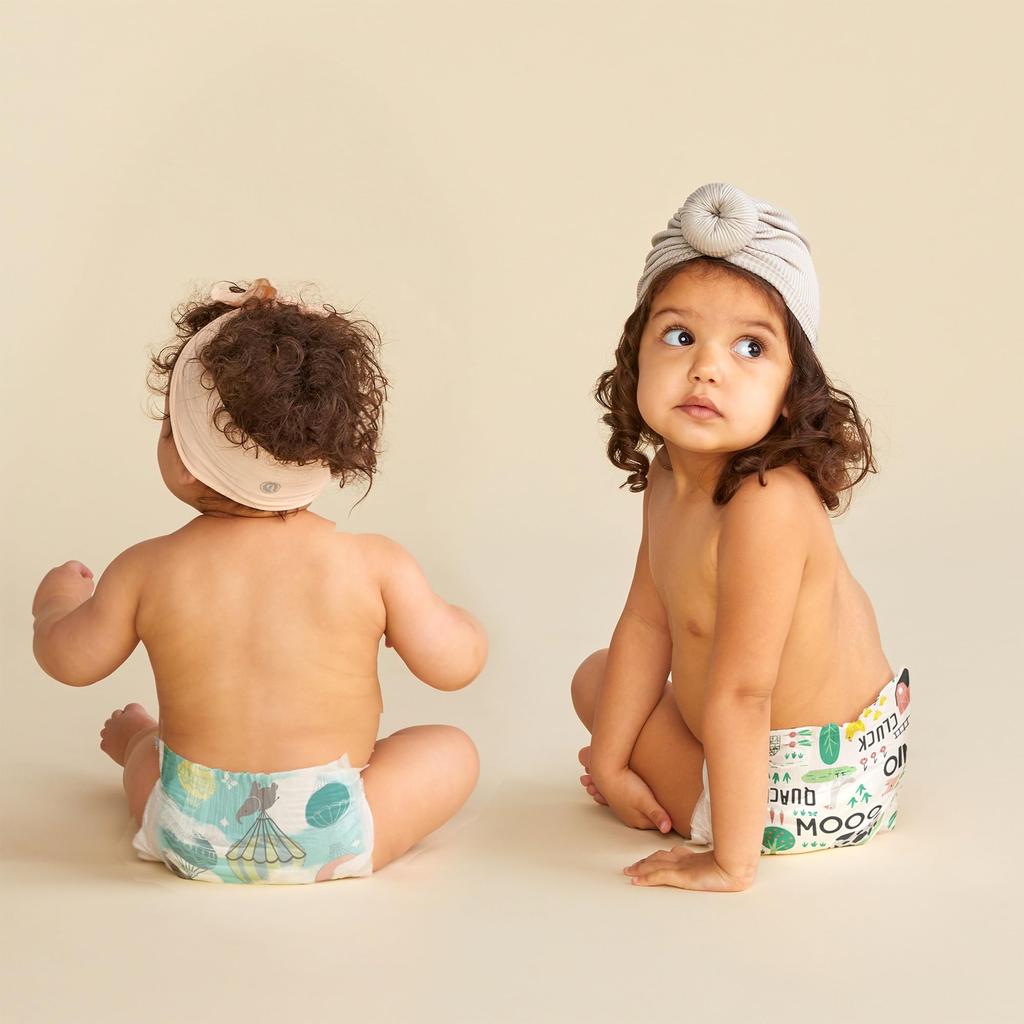 The Honest Company Clean Conscious Diapers and Sustainable Above It All Barnyard Babies Club Box Size 1 78 Count Plant-Based + (8-14 Lbs)