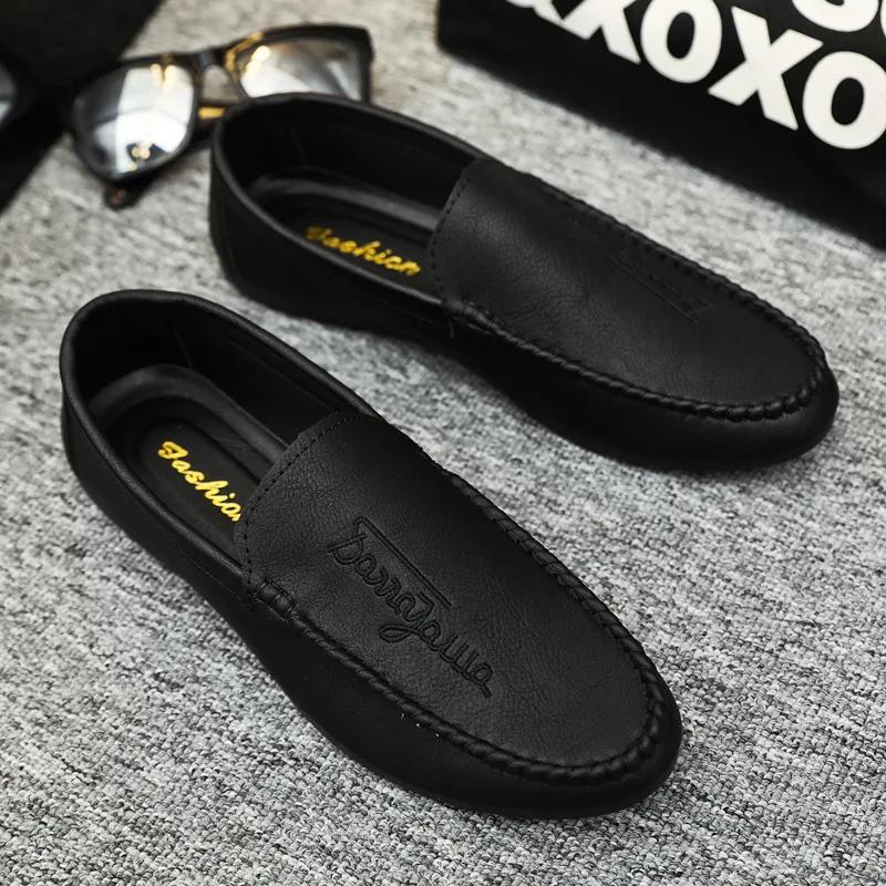 Scarpe alla Moda da Uomo Estate2025Nuove Scarpe Casual da Uomo Mocassini Slip-On Comode in Morbida Pelle Scarpe da Guida Traspiranti