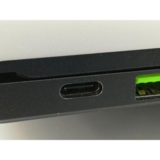 POUŽITÝ Razer Blade Stealth 13 i7‑8565U 16GB 512GB SSD 13″ FHD Notebook