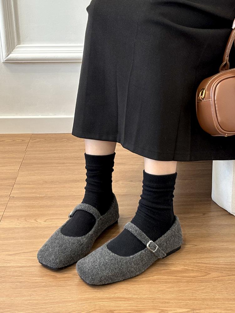 

Cow velvet~ French evening breeze flat-bottomed retro Mary Jane shoes women s 2025 new velvet single shoes fluffy shoes cotton shoes 40 серый