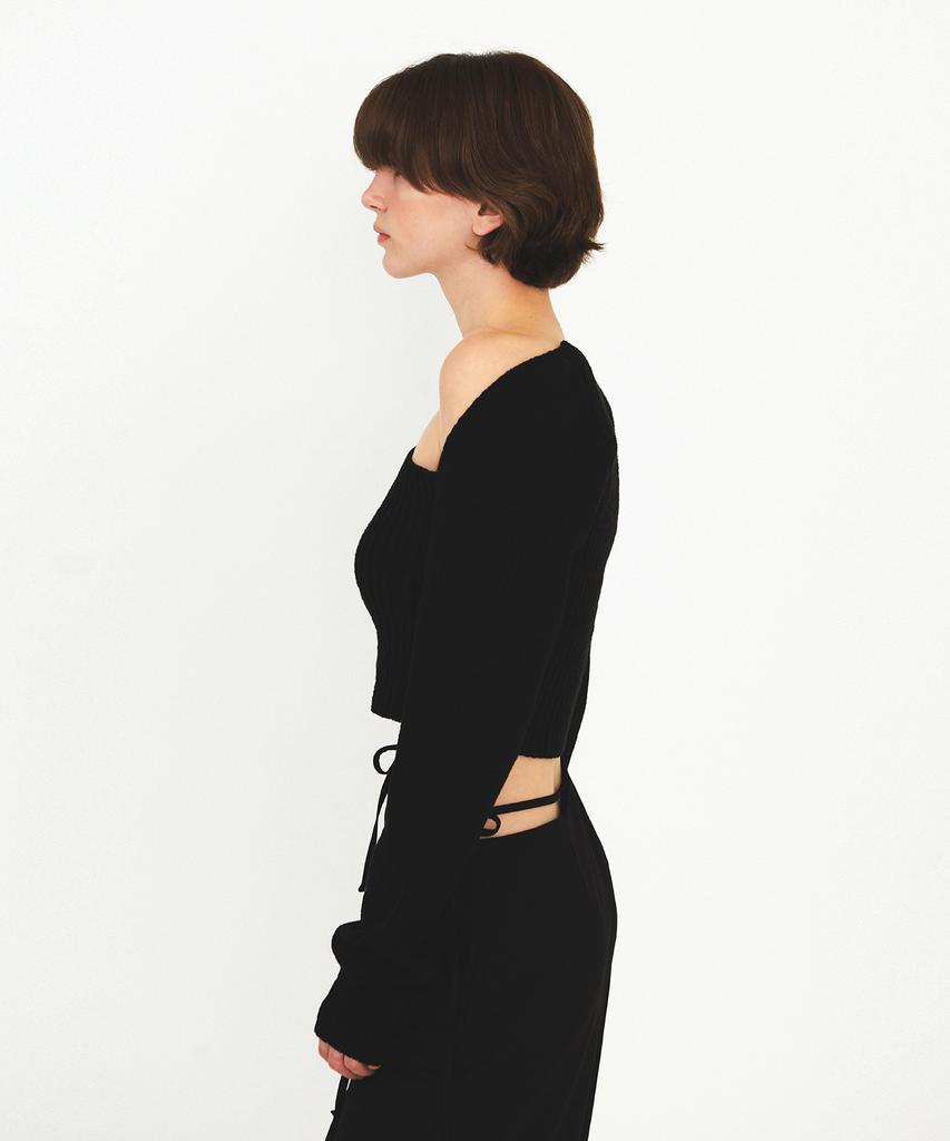 Daiaegeuneol Unbalance Bolero Knit (Black)