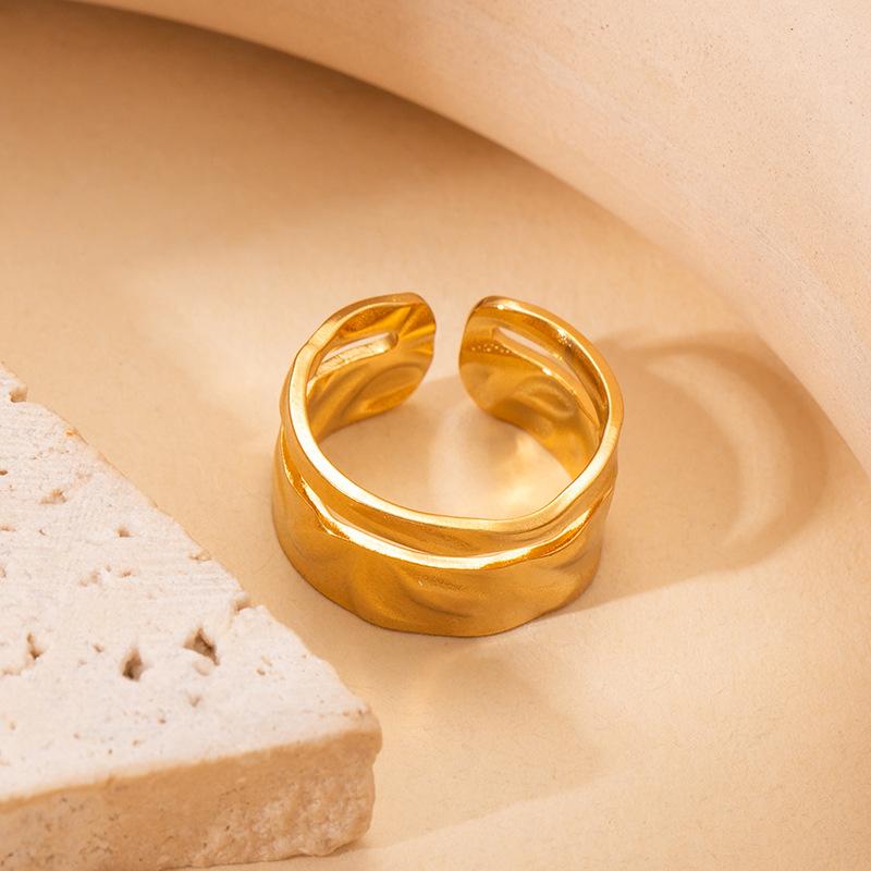 Modischer Nischen-Titanstahl-High-End-Metallring für Damen, nicht verblassend, mit übertriebenem Design und verstellbarer Öffnung für Accessoires